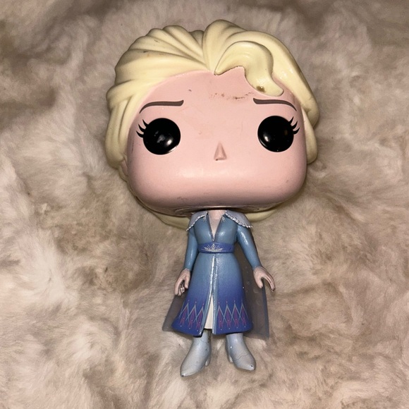 Funko Pop! Elsa Vinyl Figure from Frozen 2 - Picture 1 of 2